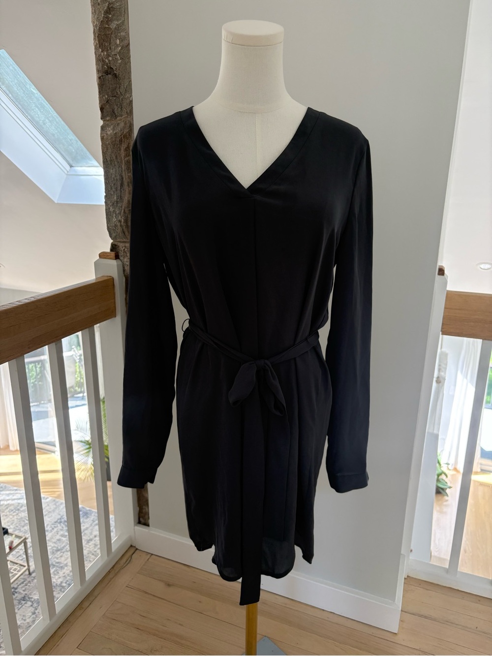 Forever 21 Black V-Neck Long Sleeve Tie-Waist Mini Dress